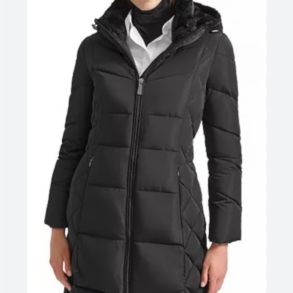 Calvin Klein Women's Black Puffer Jacket with faux fur hood.Mid length.